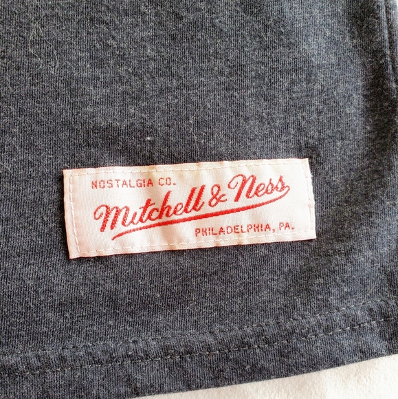 Like NEW SF Giants Mitchell & Ness MEN'S V-neck Baseball Tee XXL - Picture 5 of 7